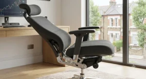 Heavy duty office chair showing synchronous tilt mechanism and locking recline function
